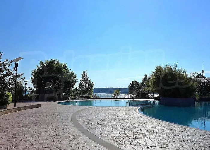 аpartments Comfort -marina Cape Апартамент